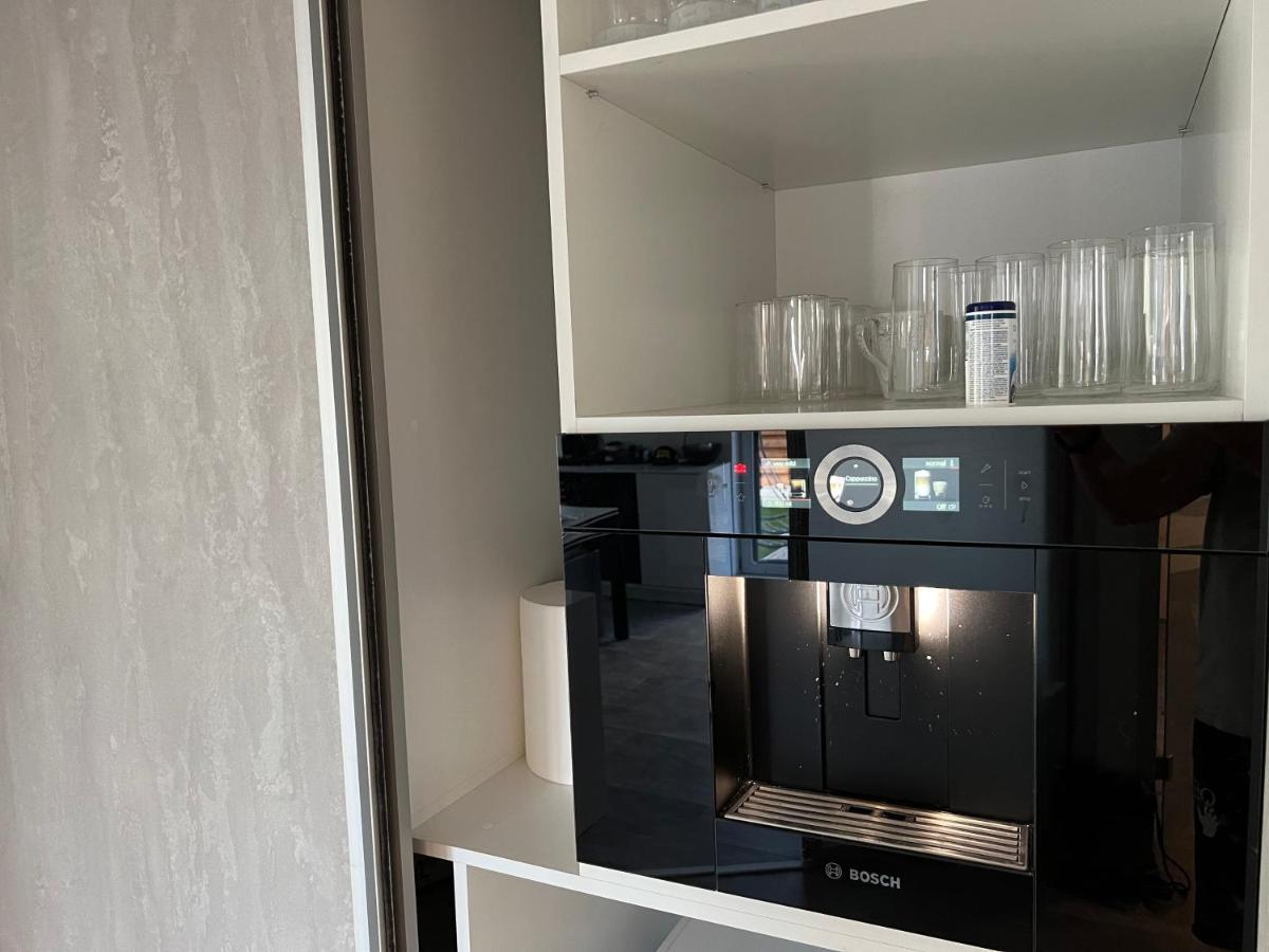 Luxury Westpark 2 With View דירה