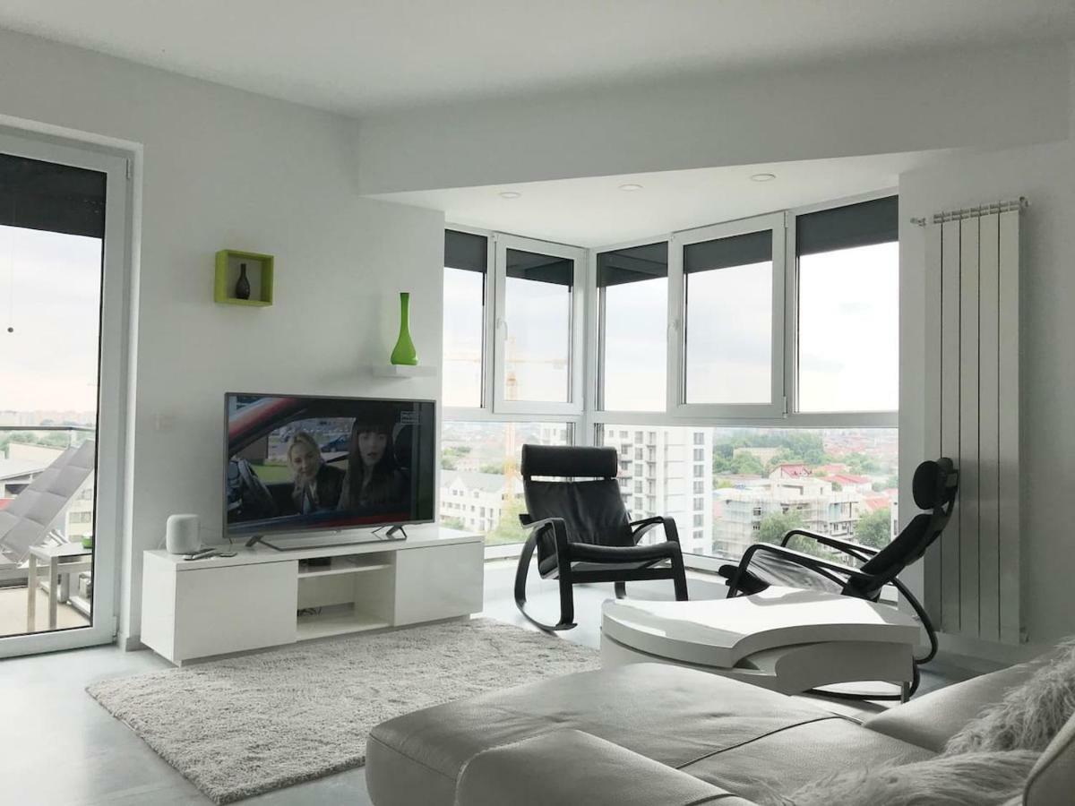 Luxury Westpark 2 With View בוקרשט