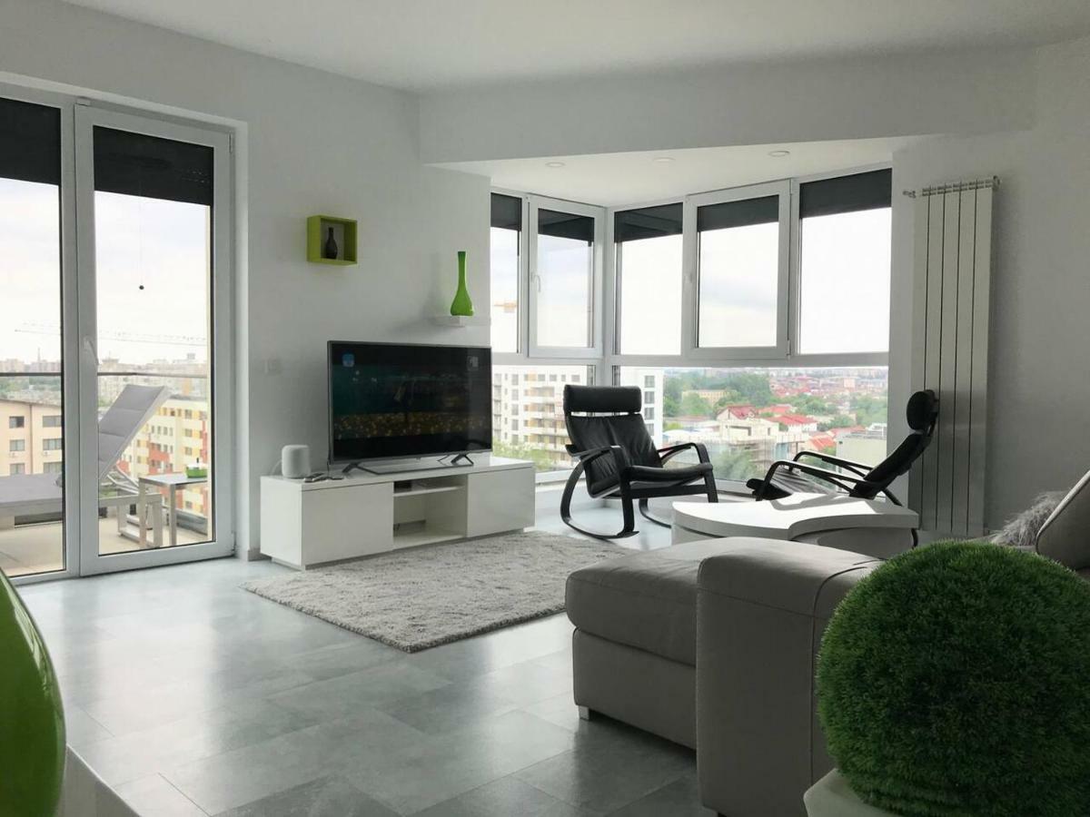 Luxury Westpark 2 With View דירה