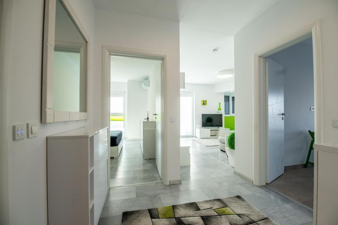 דירה Luxury Westpark 2 With View בוקרשט