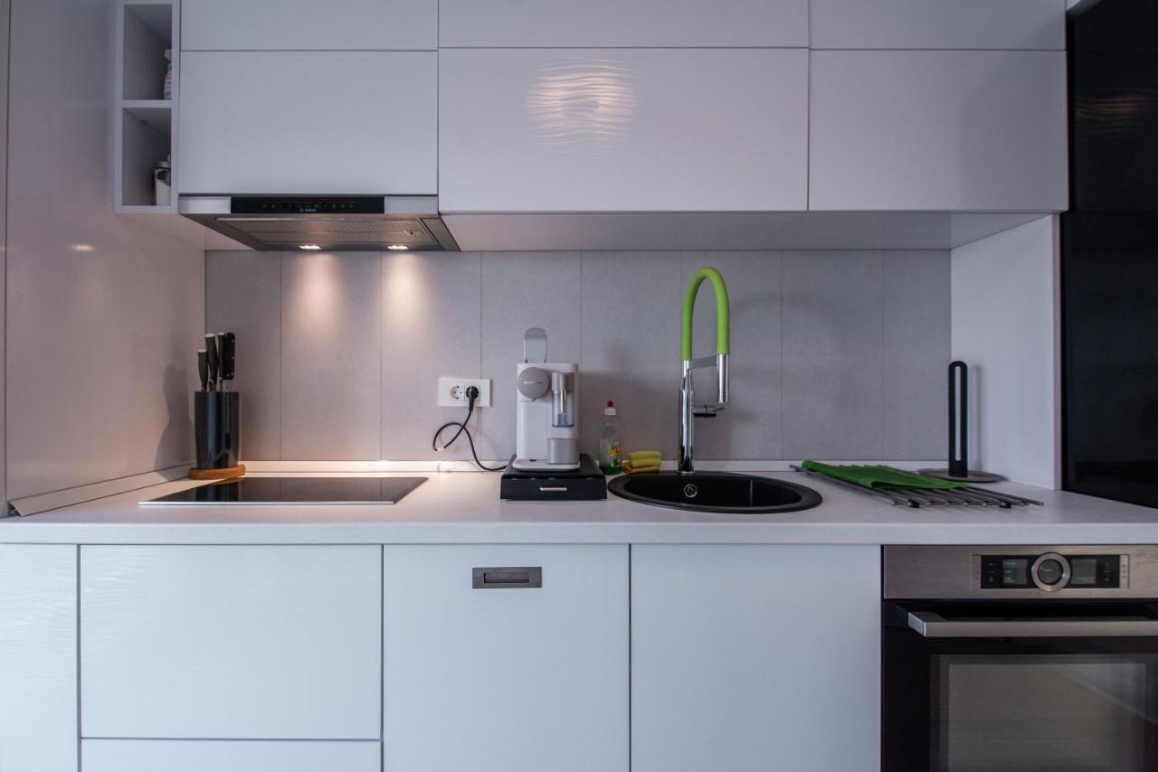 Luxury Westpark 2 With View דירה בוקרשט